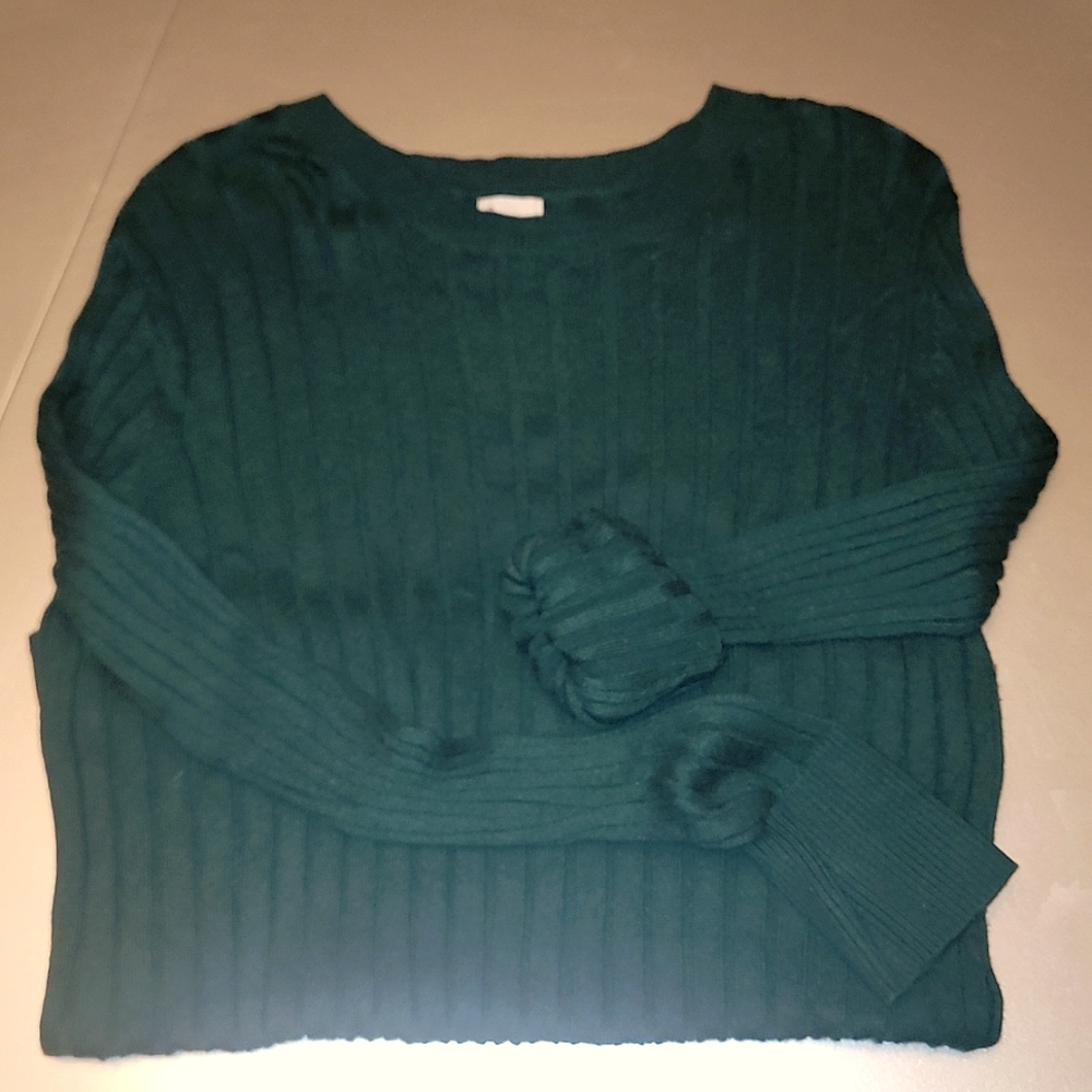 Light Sweaters - Picture 2 of 5